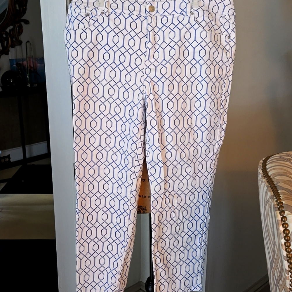 NWOT Chico's so slimming girlfriend crop